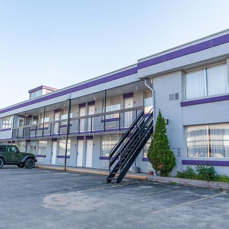 Knights Inn North Bay Exterior foto
